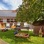 Haus Troetschler Apartament *