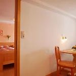 Haus Troetschler Apartament *