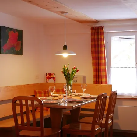 Haus Troetschler Апартаменты Weilheim