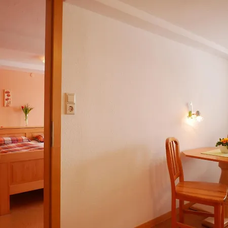 Haus Troetschler Апартаменты *