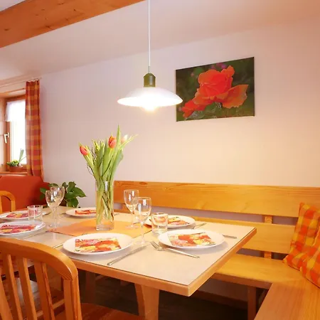Haus Troetschler Апартаменты Weilheim
